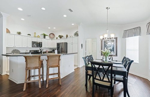 Lake Sumter Landing Villa | 3/2 COURTYARD NEAR LAKE SUMTER AND POOLS!