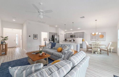Okahumpka House | 3/2 in The Village of Dabney