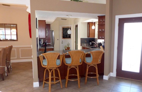 Palma Sola House | 3/2 Lakefront Pool Home ☀️ NW Bradenton ☀️ Pool South Exposure