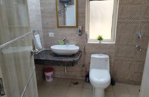 Greater Noida Apartment | 3.5 BHK spacious Flat near Gaur City Noida