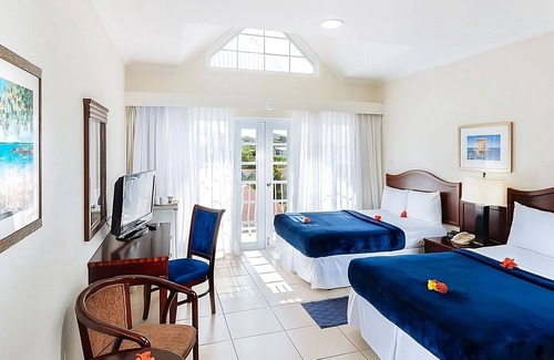 Rodney Bay Hotel | 3 Affordable Accommodations w/Ocean View, Balcony & FREE Parking! Outdoor Pool