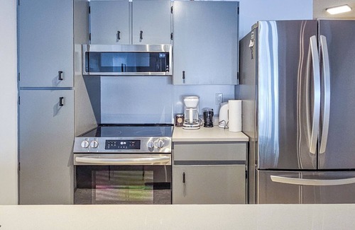 East Kootenay Apartment | 3 BDRM/Lake Access/Year round Indoor pool