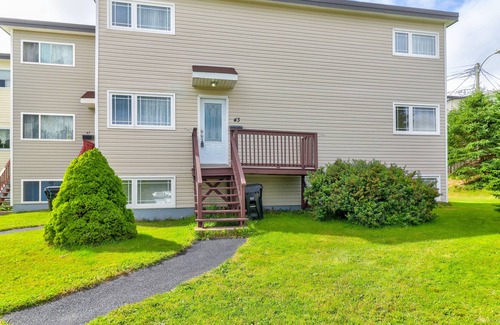 West End House | 3 Bdrm Townhouse with Parking