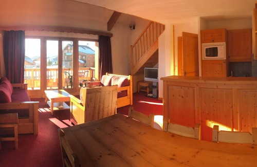 Villarembert Apartment | 3-Bed Ski Apartment, Pool, U/G Parking, Sleeps 8