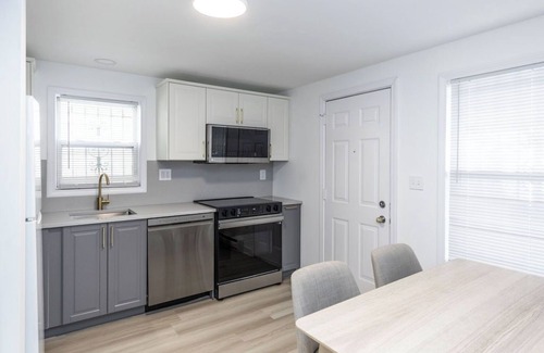 Communipaw House | 3 bed 1.5 bath in-unit washer, dryer and 50 inch TV