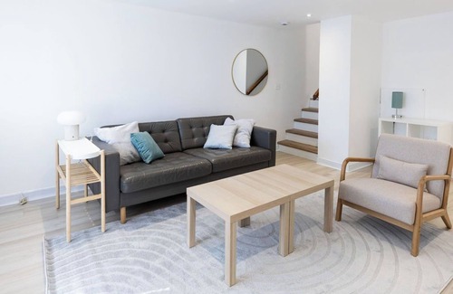 Communipaw House | 3 bed 1.5 bath in-unit washer, dryer and 50 inch TV
