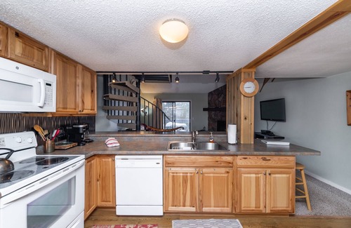 Fraser House | 3 Bed/3 Bath Condo Minutes from Winter Park
