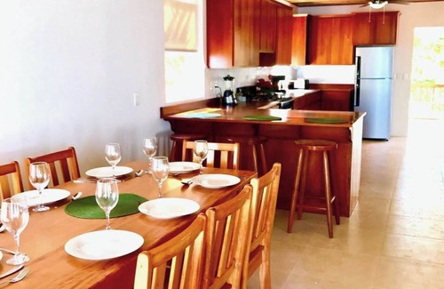 Caye Caulker Apartment | 3 bed/3 bath Penthouse Velento #7-Partial Ocean Views/POOL/private dock