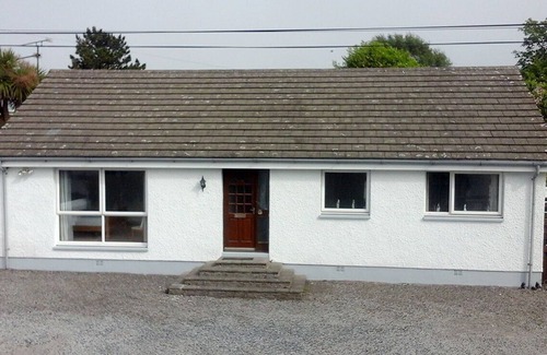 Damnaglaur House | 3 Bed Bungalow - Sleeps 6 - Pet Friendly - Parking