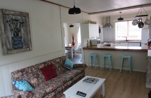 Karangahake Cottage | 3 bed country cottage