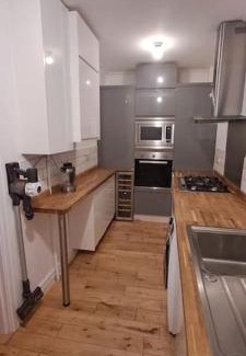 Canton House | 3 Bed Home sleeps 6 in Heart of Cardiff Free Parking