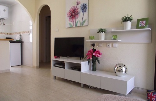 Quesada House | 3 BED HOUSE,LO MARABU,CIUDAD QUESADA.COMMUNAL POOL,WI-FI AND TV.AIR CON.