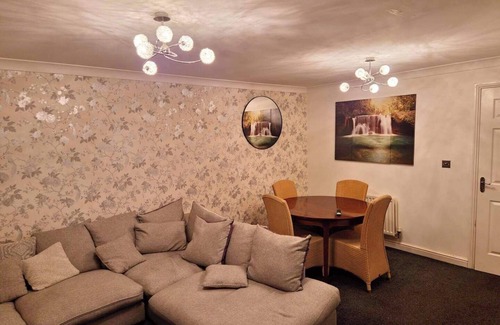 Maidstone House | 3 Bed House - Sleeps 6 - Parking - Wifi