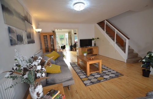 Fairfield House | 3 Bed house with Parking in Croydon - 15min to London Bridge & Gatwick Airport