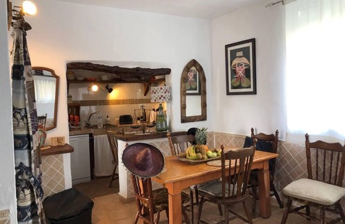 Loja Cabin | 3 Bed Lodge - Sleeps 6 - Pool - Terrace - Parking
