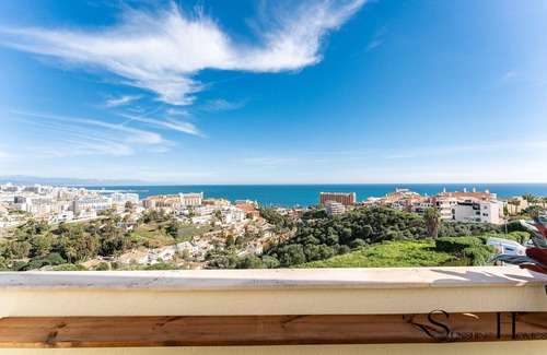 Torrequebrada Ski Chalet | 3-Bed Seaview Escape: Pool, Garage, 4 Terraces