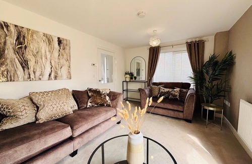 Shrewsbury House | 3 Bed Stylish Shrewsbury Home