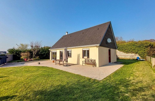 Saint-Pierre-en-Port House | 3 bedroom accommodation in Sassetot-Le-Mauconduit