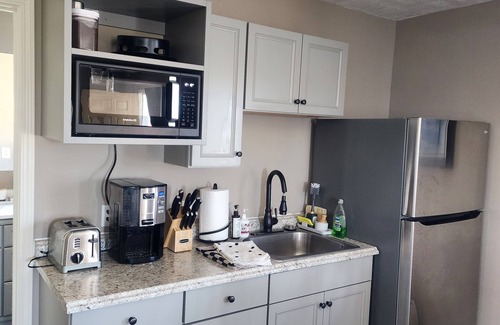 Lincoln County House | 3 bedroom 1 bath above garage guest house