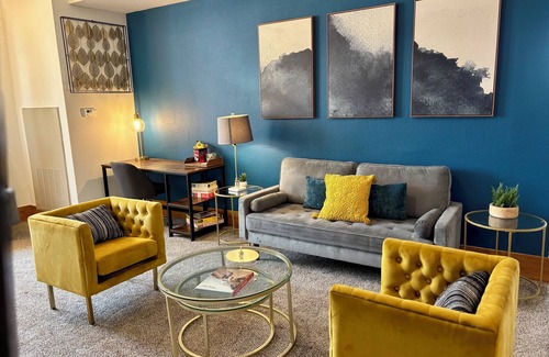 Grandville Apartment | 3 bedroom, 2 bath apartment. In Castle! With pool! Close to GR and lakeshore