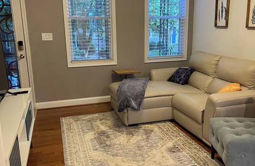 Northeast House | 3 Bedroom /2 Bath Row House near H Street Corridor w/Parking. Pet Friendly!