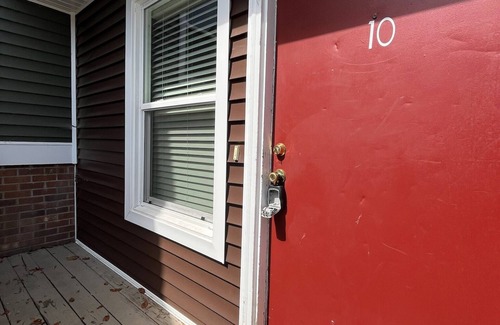 Blacksburg Apartment | 3-bedroom, 2 Story apartment in the heart of Hokie Nation!