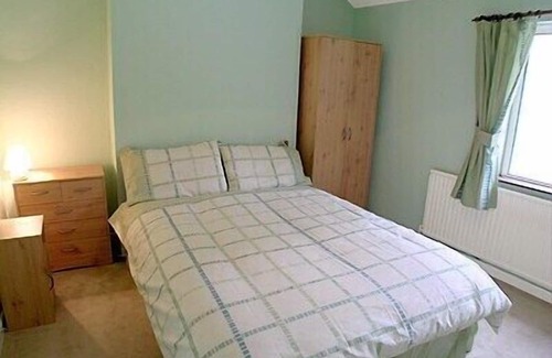 Neath Cottage | 3 bedroom accommodation in Crynant near Neath