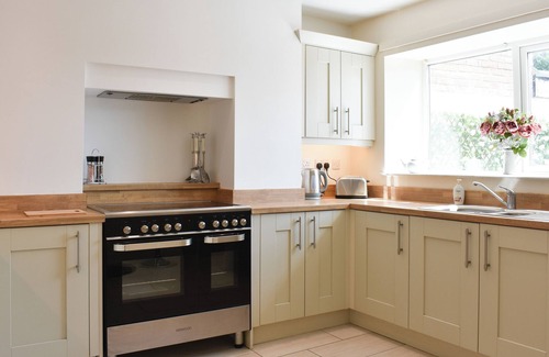 Newton Aycliffe Cottage | 3 bedroom accommodation in Aycliffe Village
