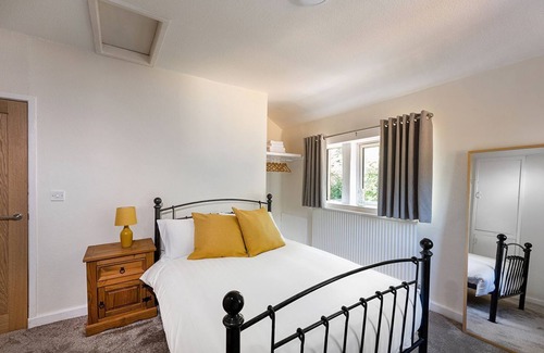 Saddleworth Cottage | 3 bedroom accommodation in Greenfield