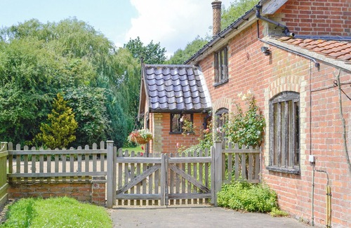Halesworth Cottage | 3 bedroom accommodation in Linstead Parva, near Southwold