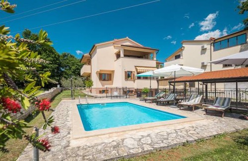 Kadumi House | 3 bedroom accommodation in Porec