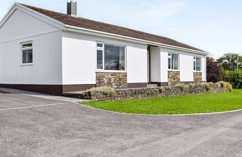 Pont Yates Cottage | 3 bedroom accommodation in Pontyates, near Llanelli