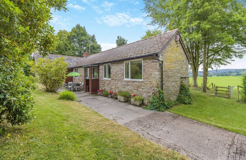 Kington Cottage | 3 bedroom accommodation in Kingswood, near Kington