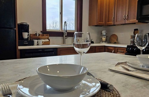 Keene House | 3 Bedroom Adirondack Retreat with Amazing Mountain views!