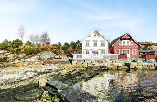 Bomlo House | 3 bedroom amazing home in Mosterhamn