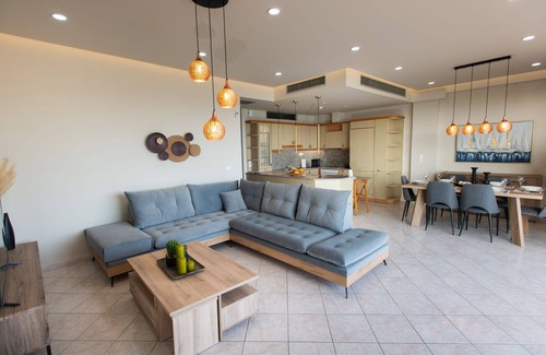 Kokinos Pirgos Apartment | 3 bedroom apartment with harbor view - near the beach