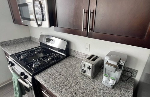 Newtown Square Apartment | 3-Bedroom Apartment - 7-day min. - Background check/Lease Required