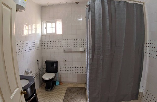 Freetown Apartment | 3 bedroom apartment close to the beach