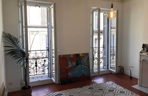 1st Arrondissement Apartment | 3 Bedroom Apartment in Marseille