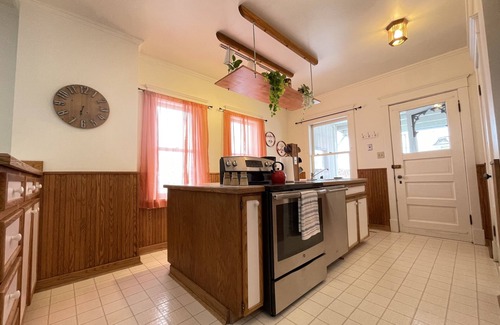 Butte Apartment | 3 Bedroom Apartment.