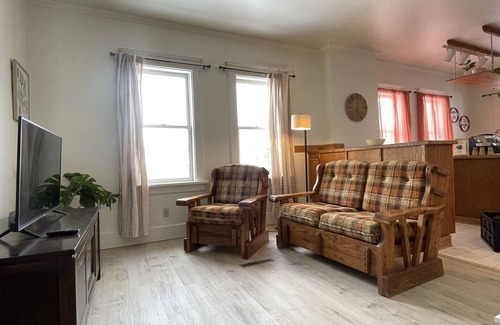 Butte Apartment | 3 Bedroom Apartment.