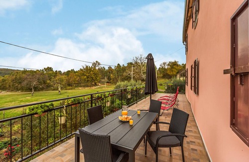 Cepic Apartment | 3 bedroom awesome apartment in Oprtalj