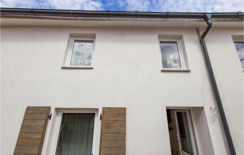 Jurdani House | 3 Bedroom Awesome Home In Jurdani