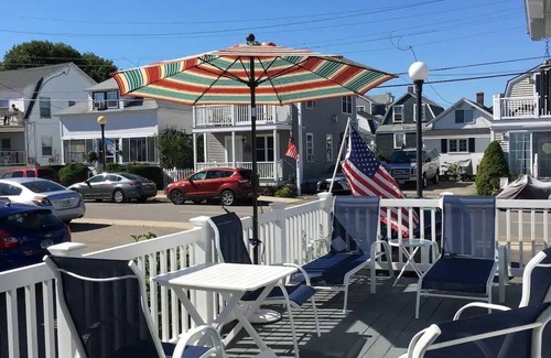 Hampton House | 3-bedroom Beachhouse in wonderful Hampton NH with WiFi