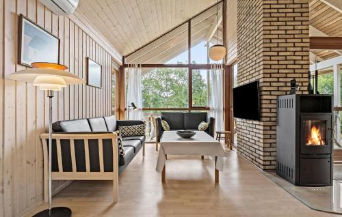 Trend House | 3 Bedroom Beautiful Home In Løgstør