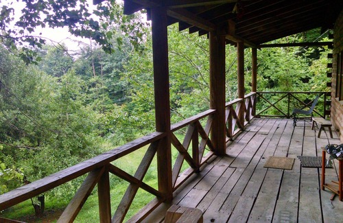 Black Mountain Ski Chalet | 3-bedroom chalet in cool Black Mountain with WiFi, AC. Close to Asheville