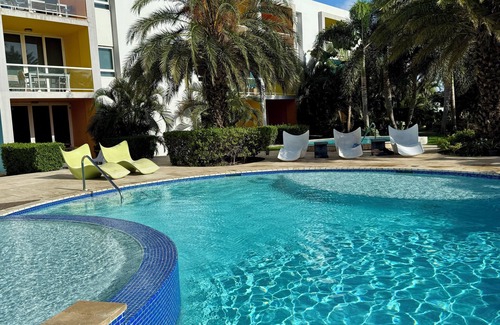 Washington Condo | 3-bedroom condo close to Eagle and Palm Beach + pool and free wi-fi