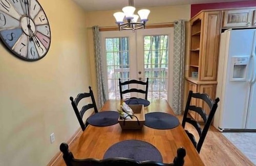 Northeast Michigan Cottage | 3- Bedroom cottage near Pleasant Lake in Cadillac