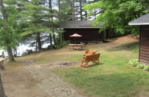 Unorganized Centre Parry Sound Cottage | 3 Bedroom Cottage Retreat - Boat Access Only