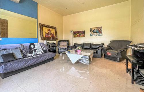 Kropia House | 3 Bedroom Cozy Home In Koropi